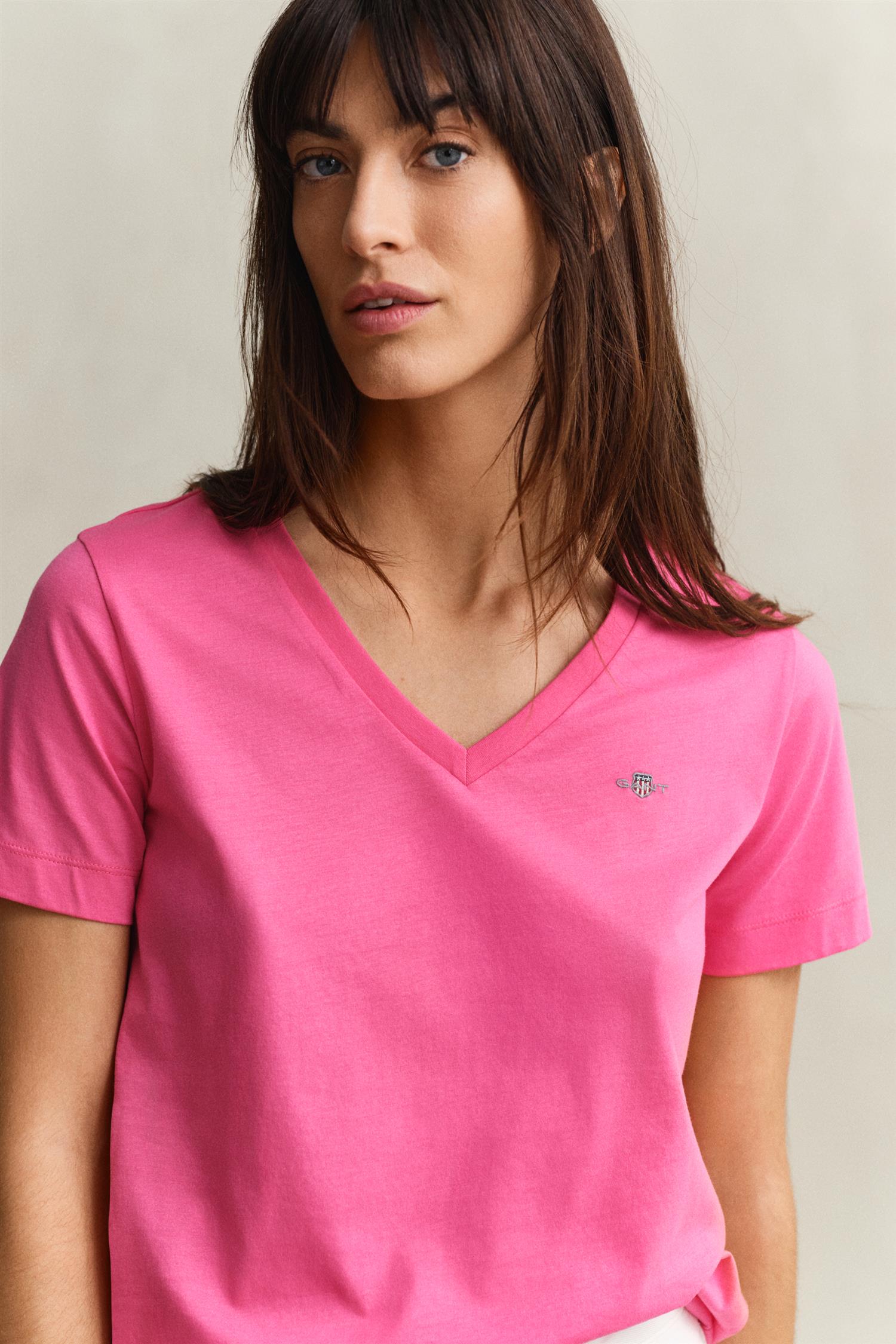 Reg Shield Ss V-Neck T-Shirt