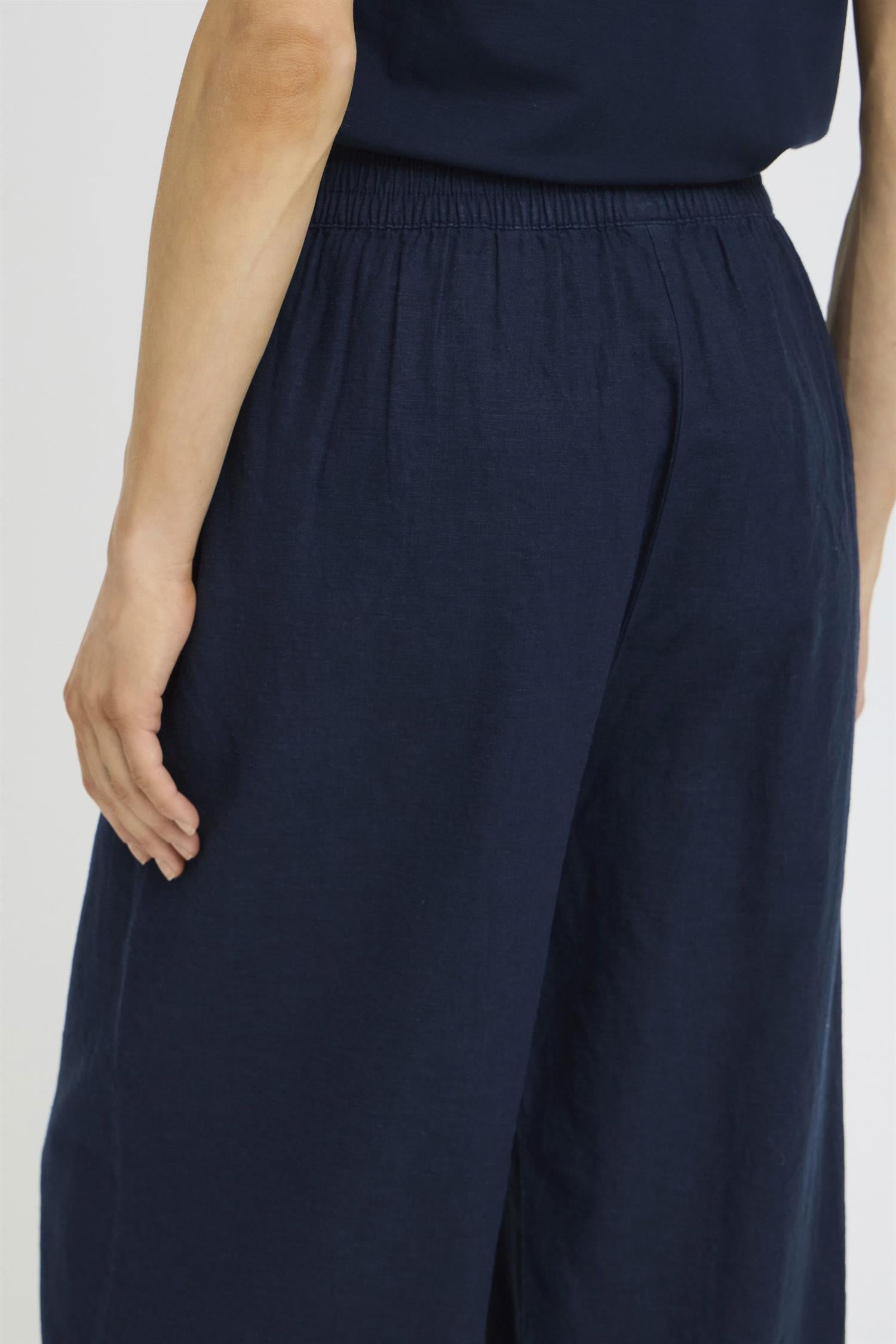 Byfalakka Crop Pants
