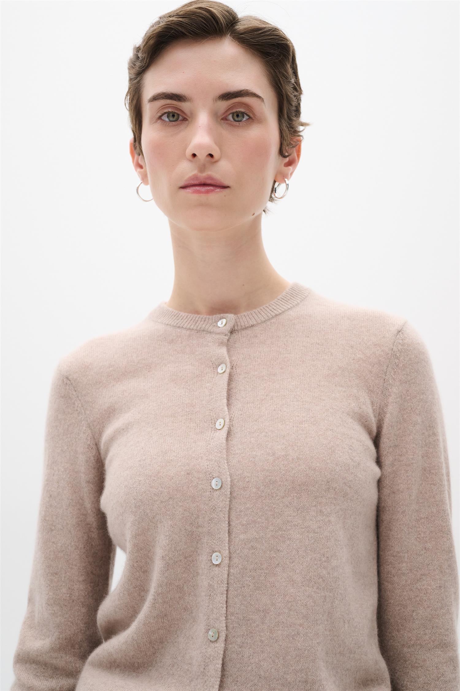 Lukkaiw Cardigan