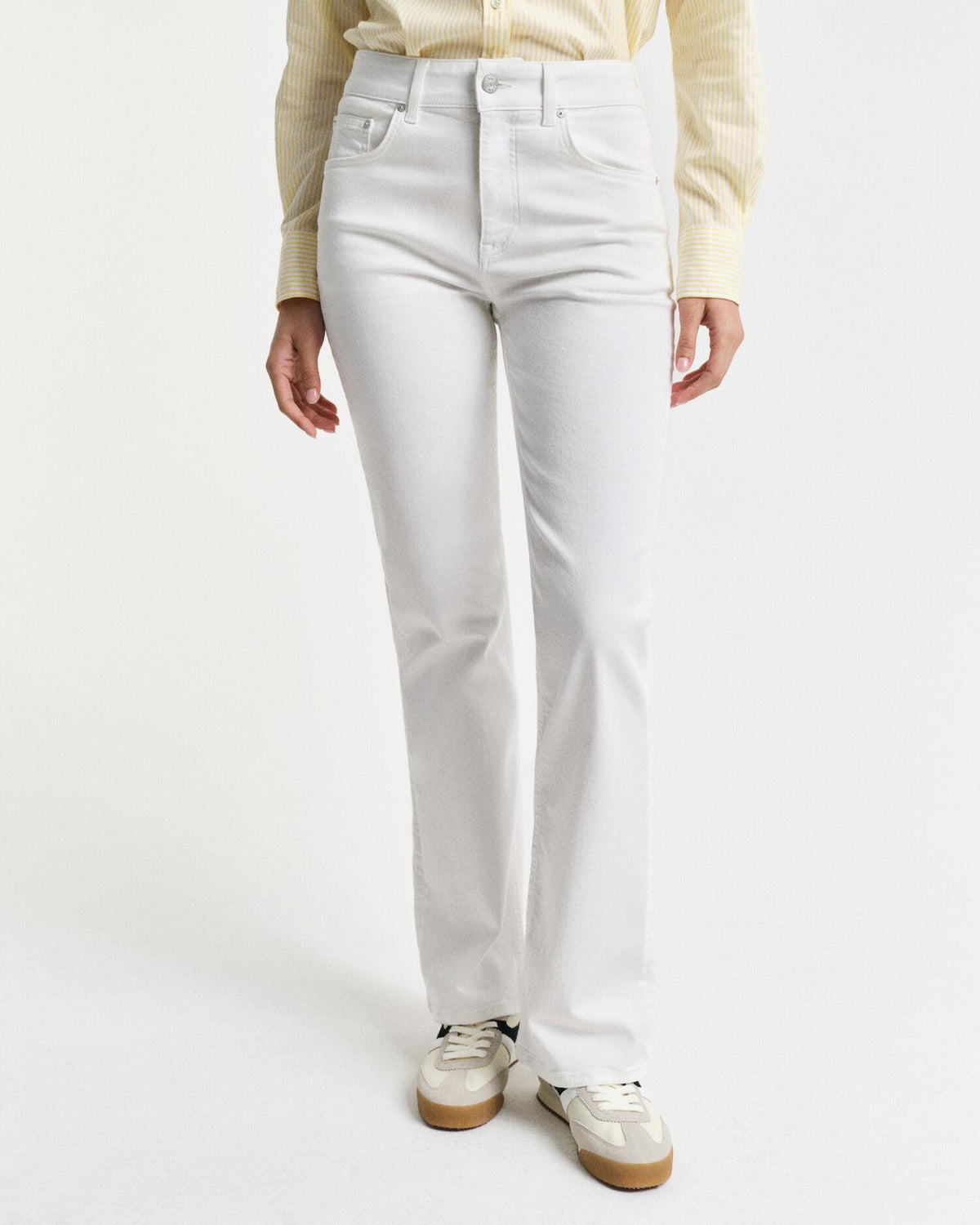 SLIM FLARE WHITE JEANS
