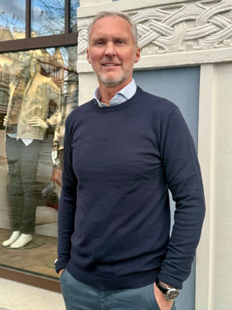 100% recycle knit round neck