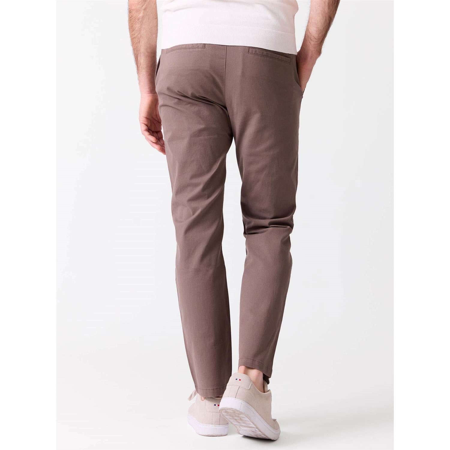 Lloyd Chinos