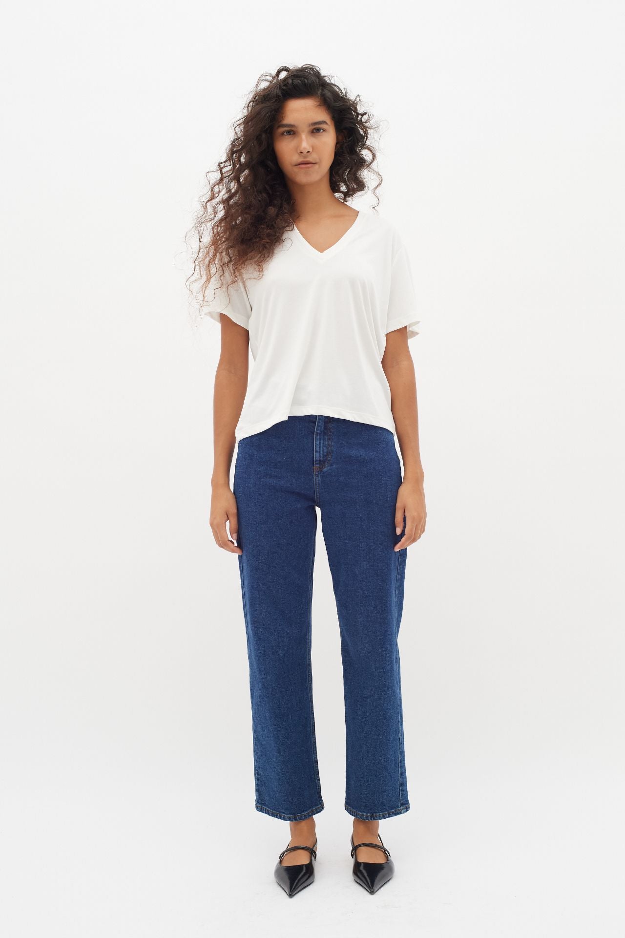 LilianaIW Base V-Neck