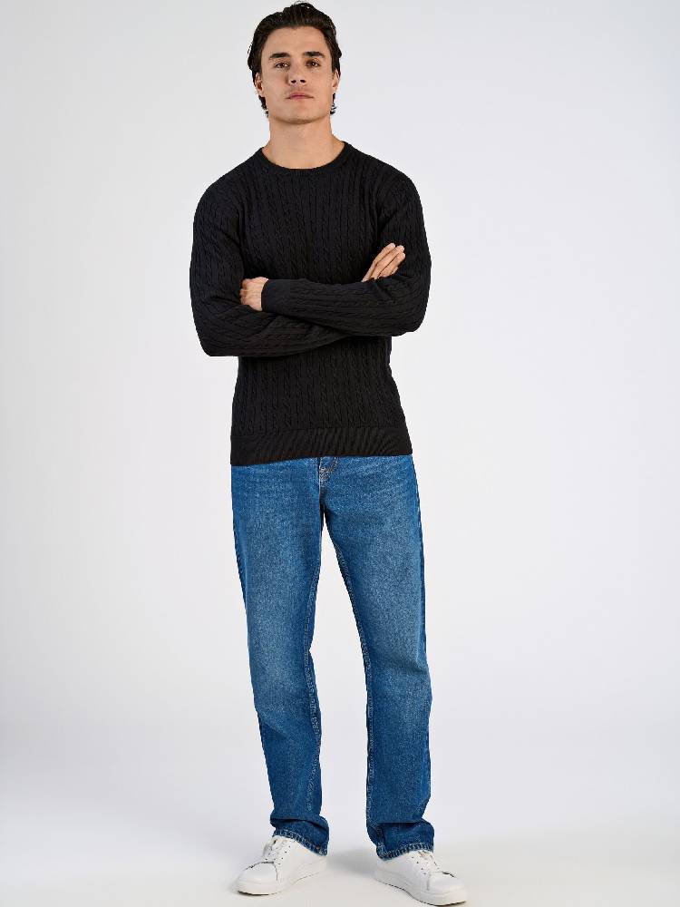 O-neck cable knit
