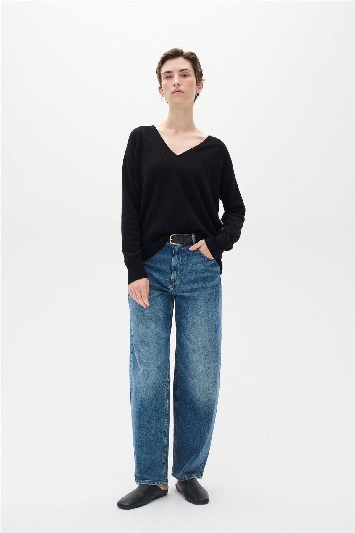 Lukka V-Neck Pullover Premium