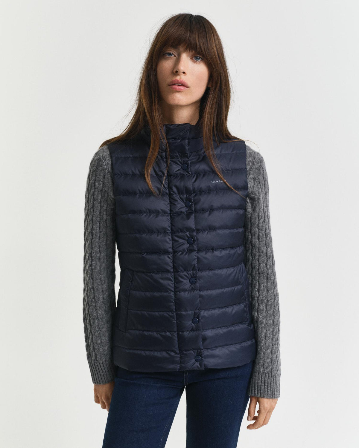 LIGHT DOWN VEST