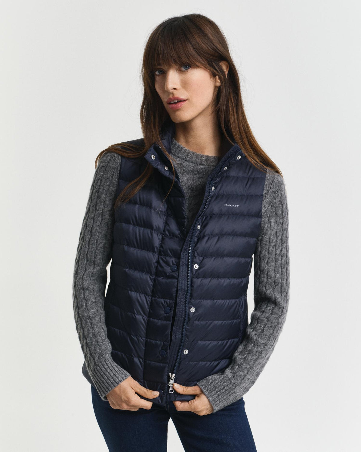 LIGHT DOWN VEST