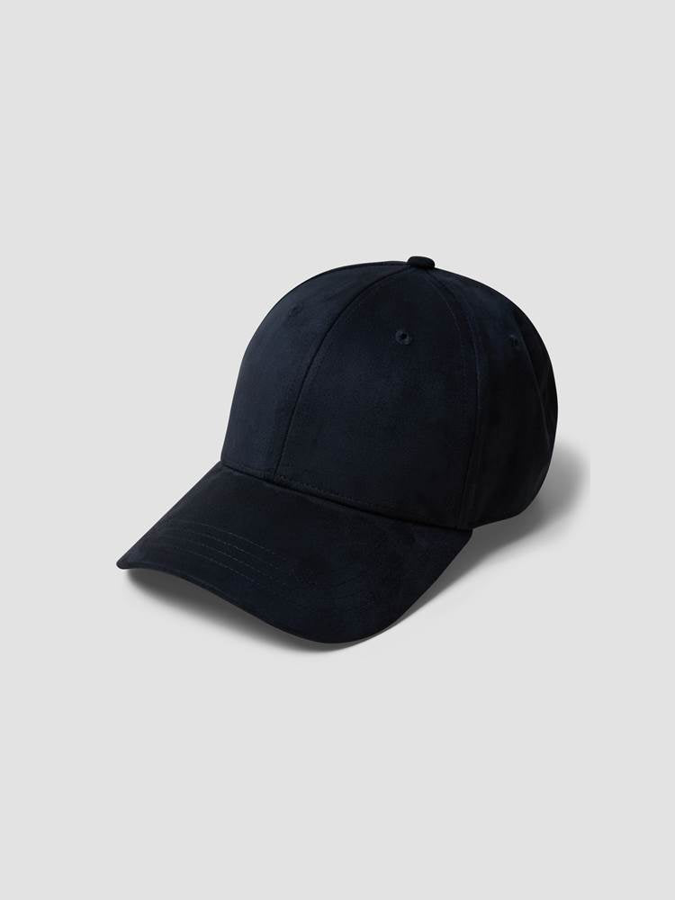 Dani caps