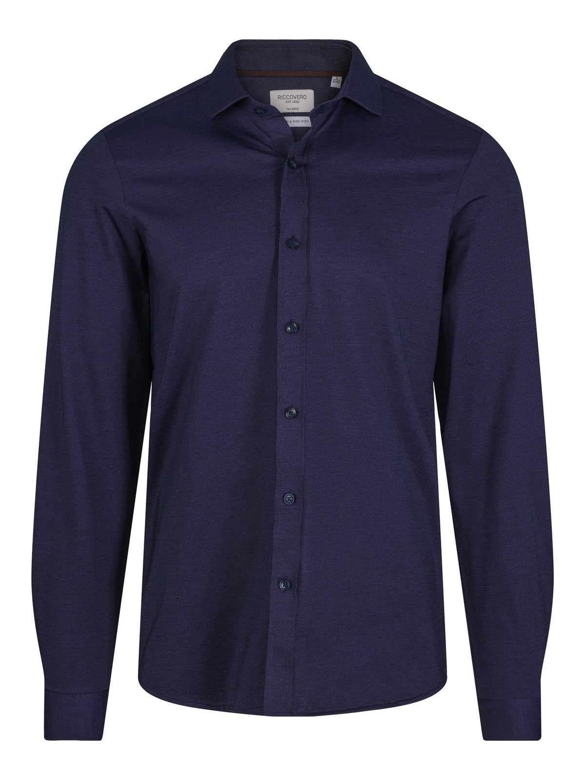 Leo Tailor Fit