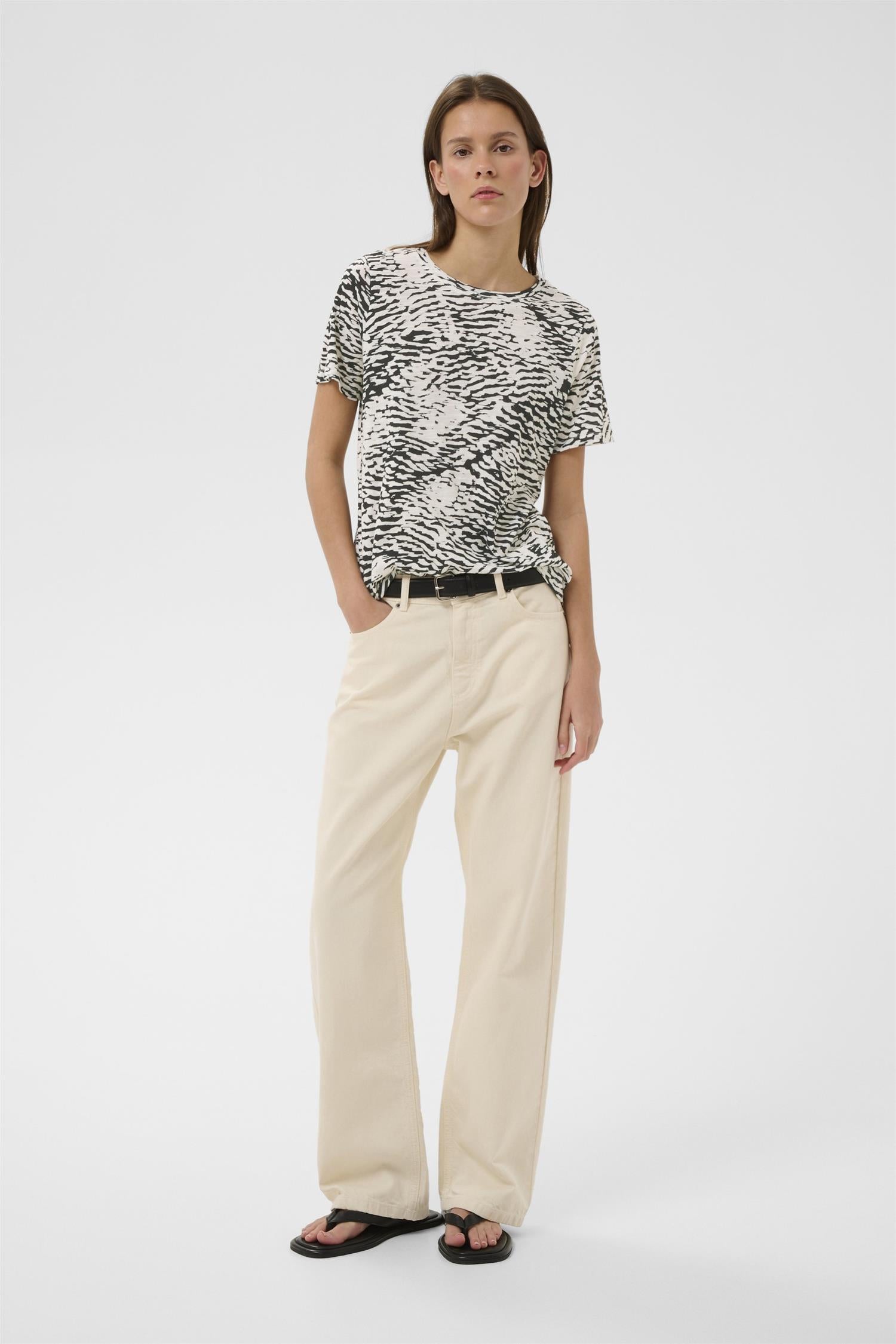 Almaiw Print Tshirt
