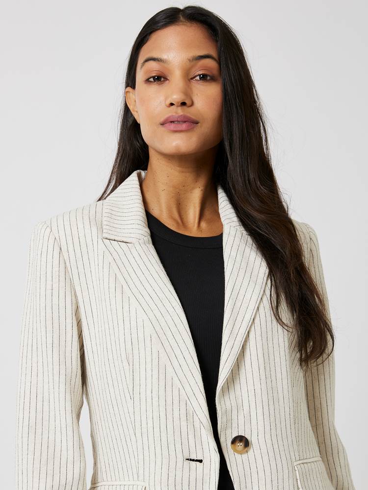 Ari blazer