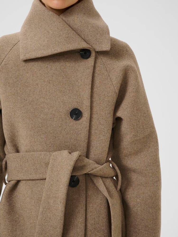 Yunahiw Collar Coat