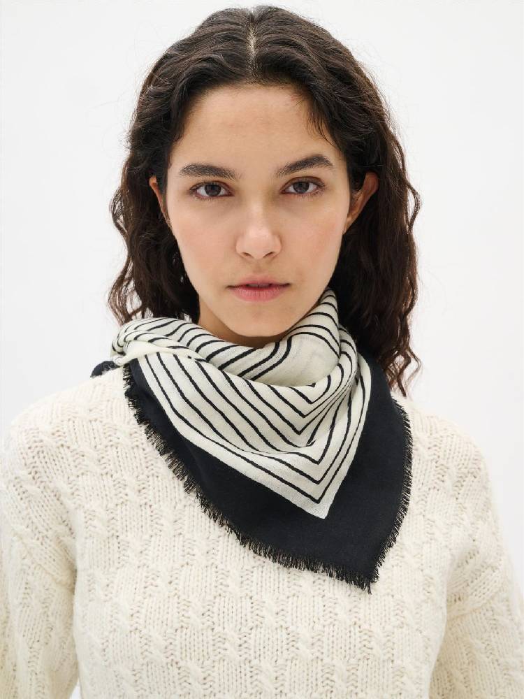 Amiiw Scarf