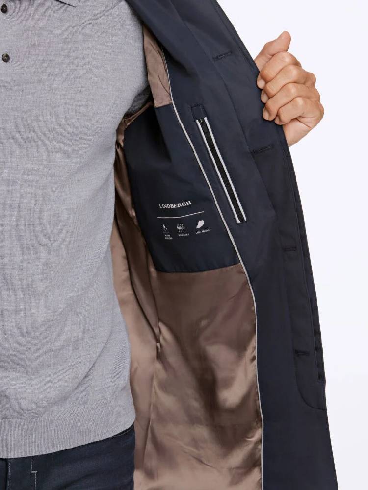 Water repellent mac coat