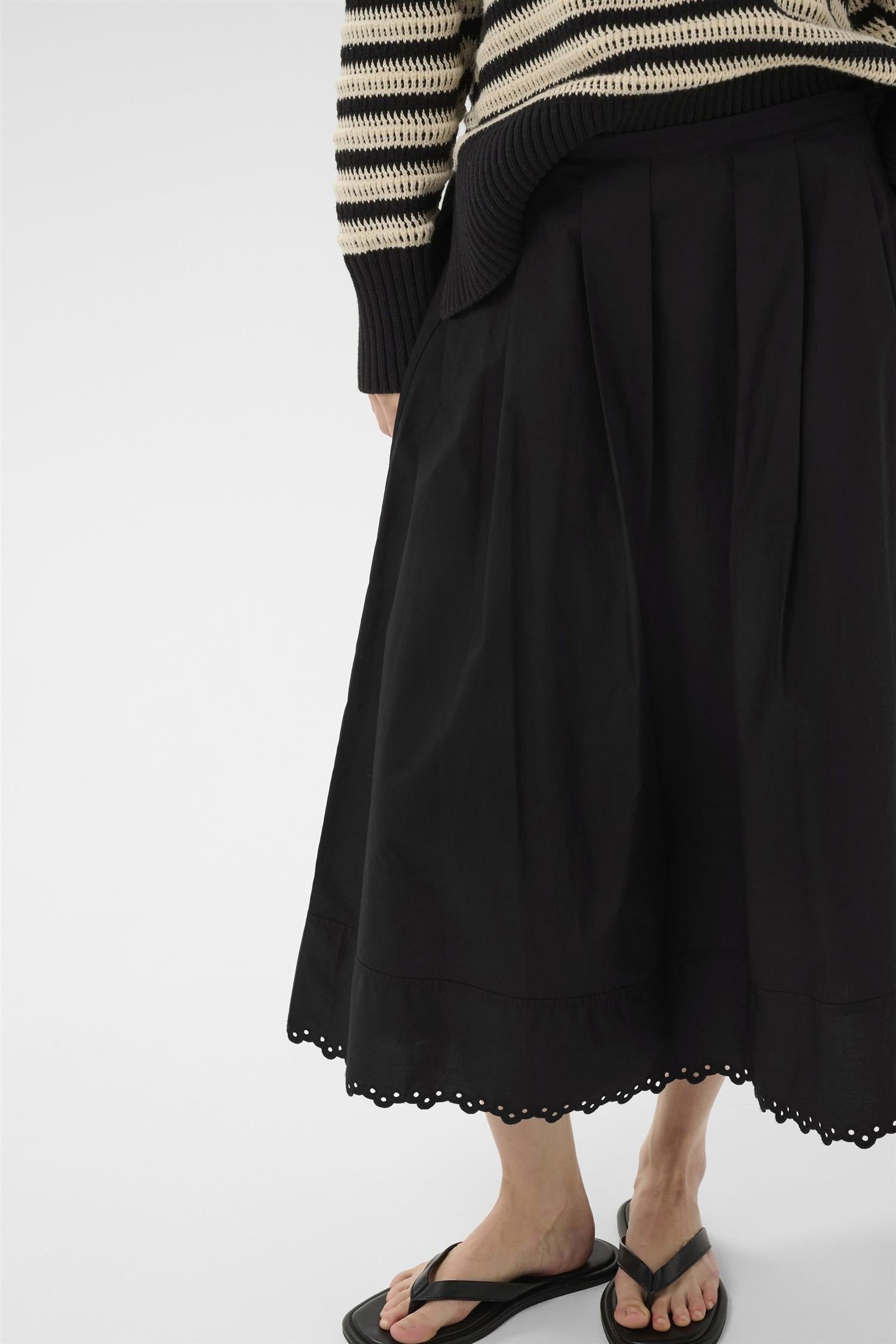 Liaiw Skirt