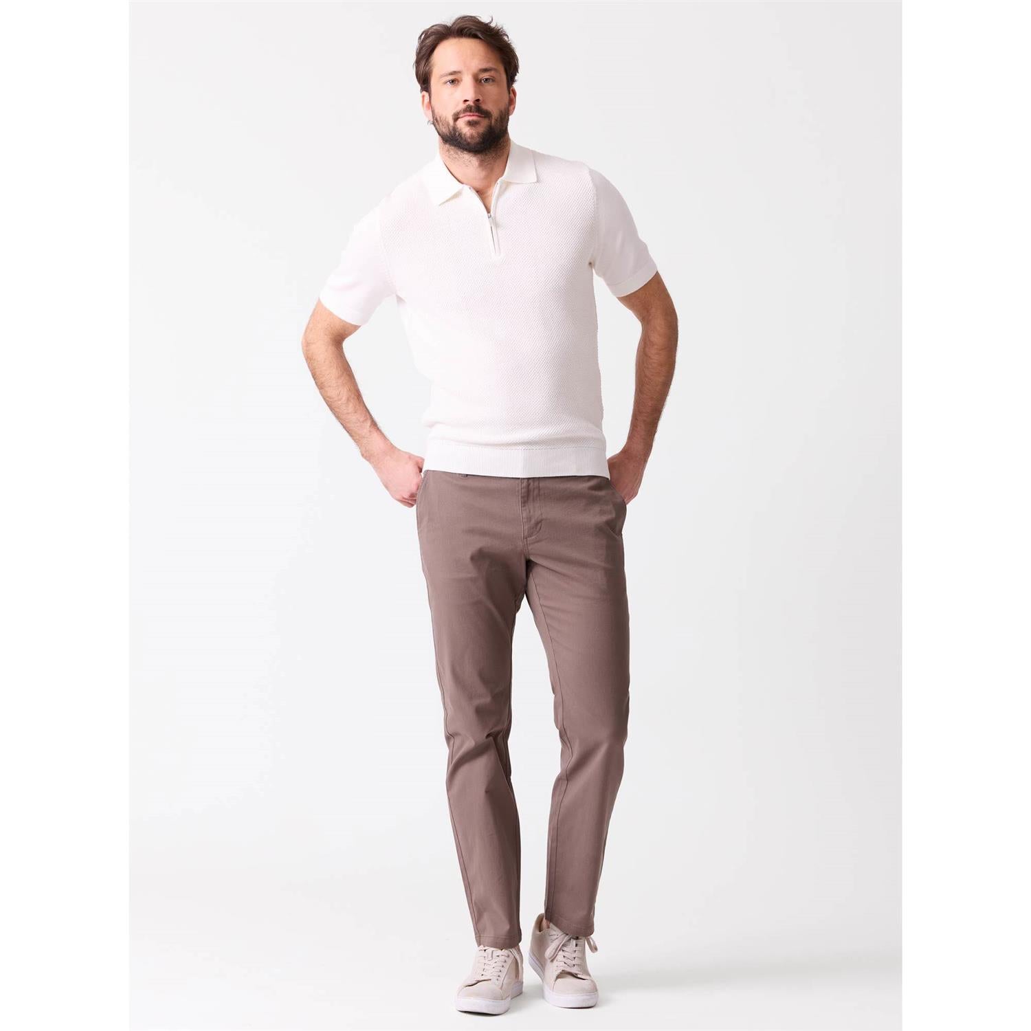 Lloyd Chinos
