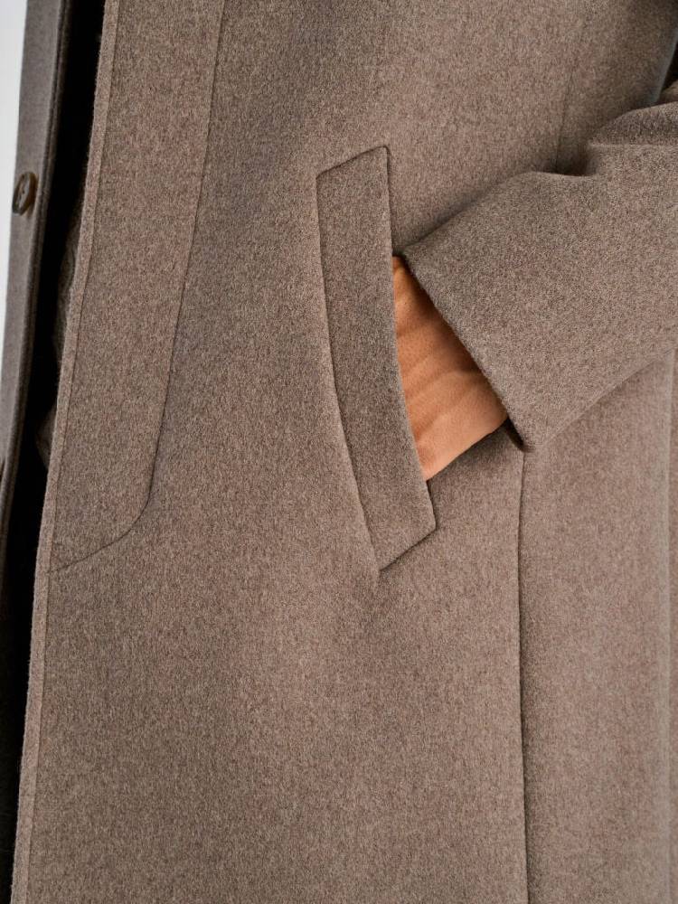Detachable collar wool coat