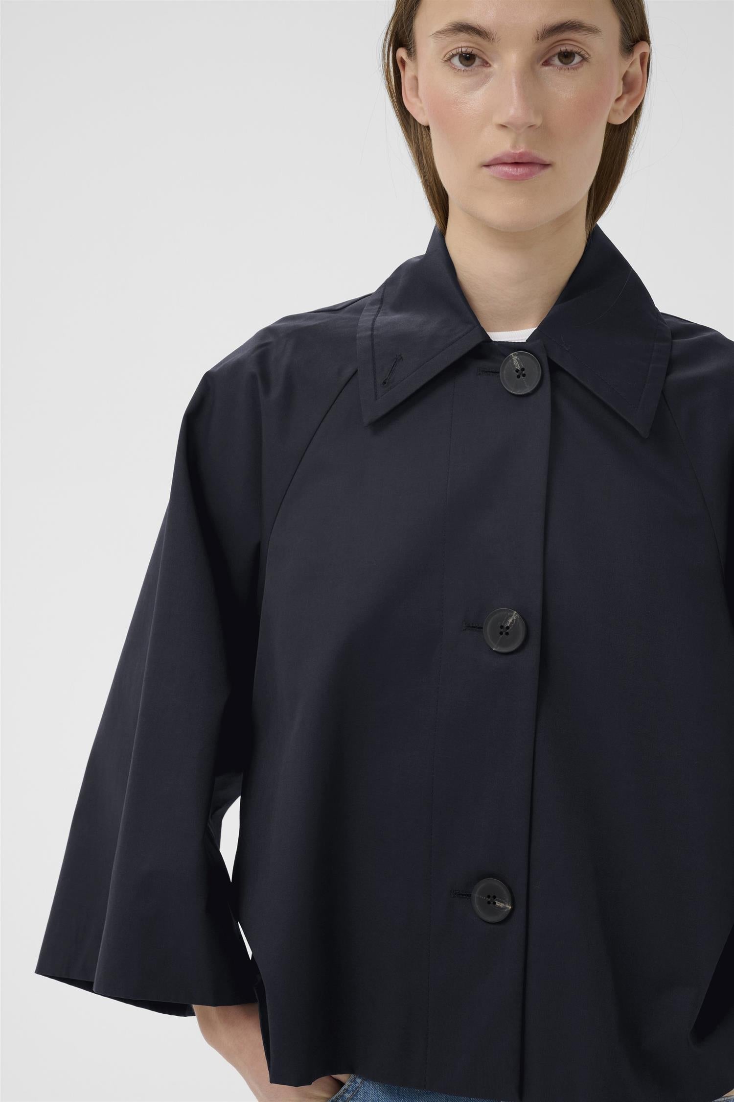 Hinonaiw Cape Jacket