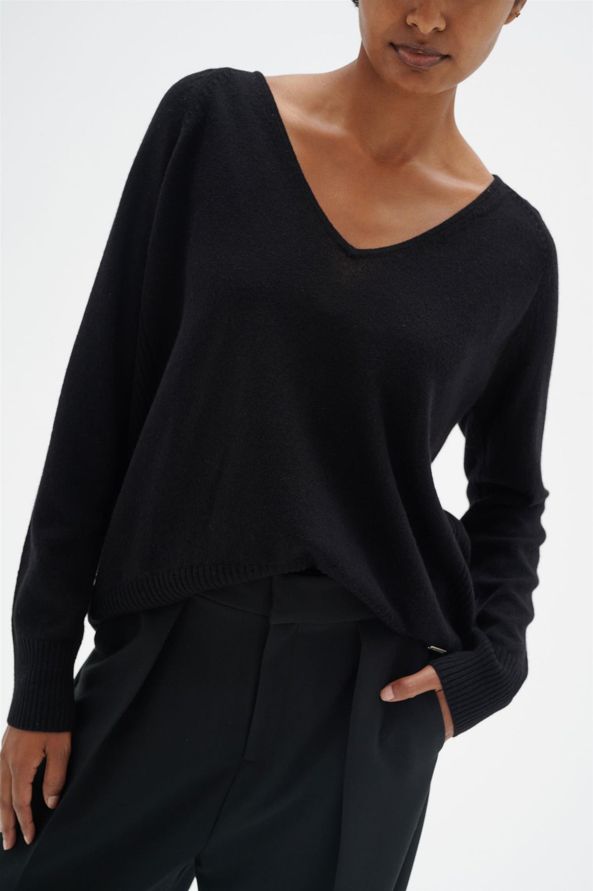 Lukka V-Neck Pullover Premium