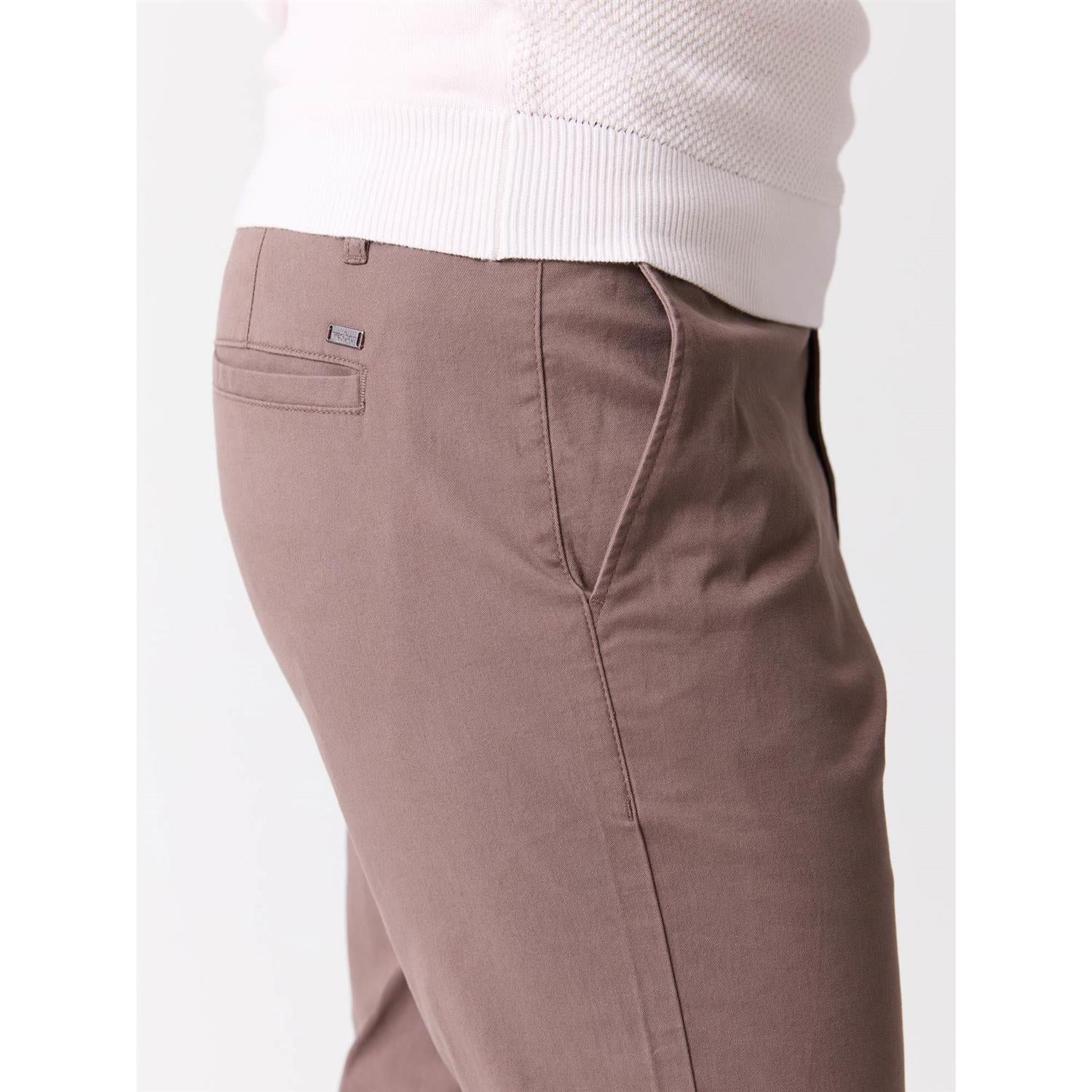 Lloyd Chinos