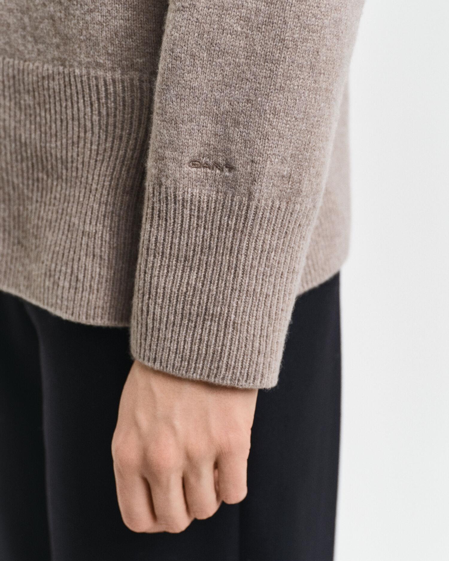 HERRINGBONE DETAIL C-NECK