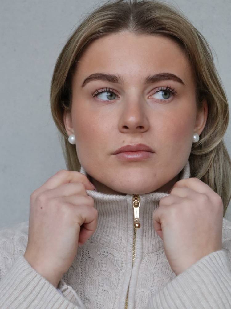 CABLE KNIT ZIP CARDIGAN