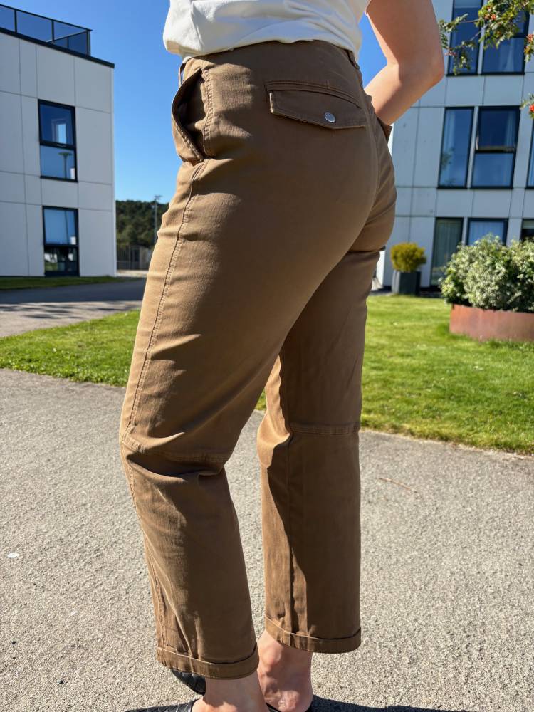 Mmaymen Len Pant