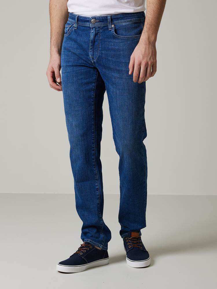 Pierre blue stretch
