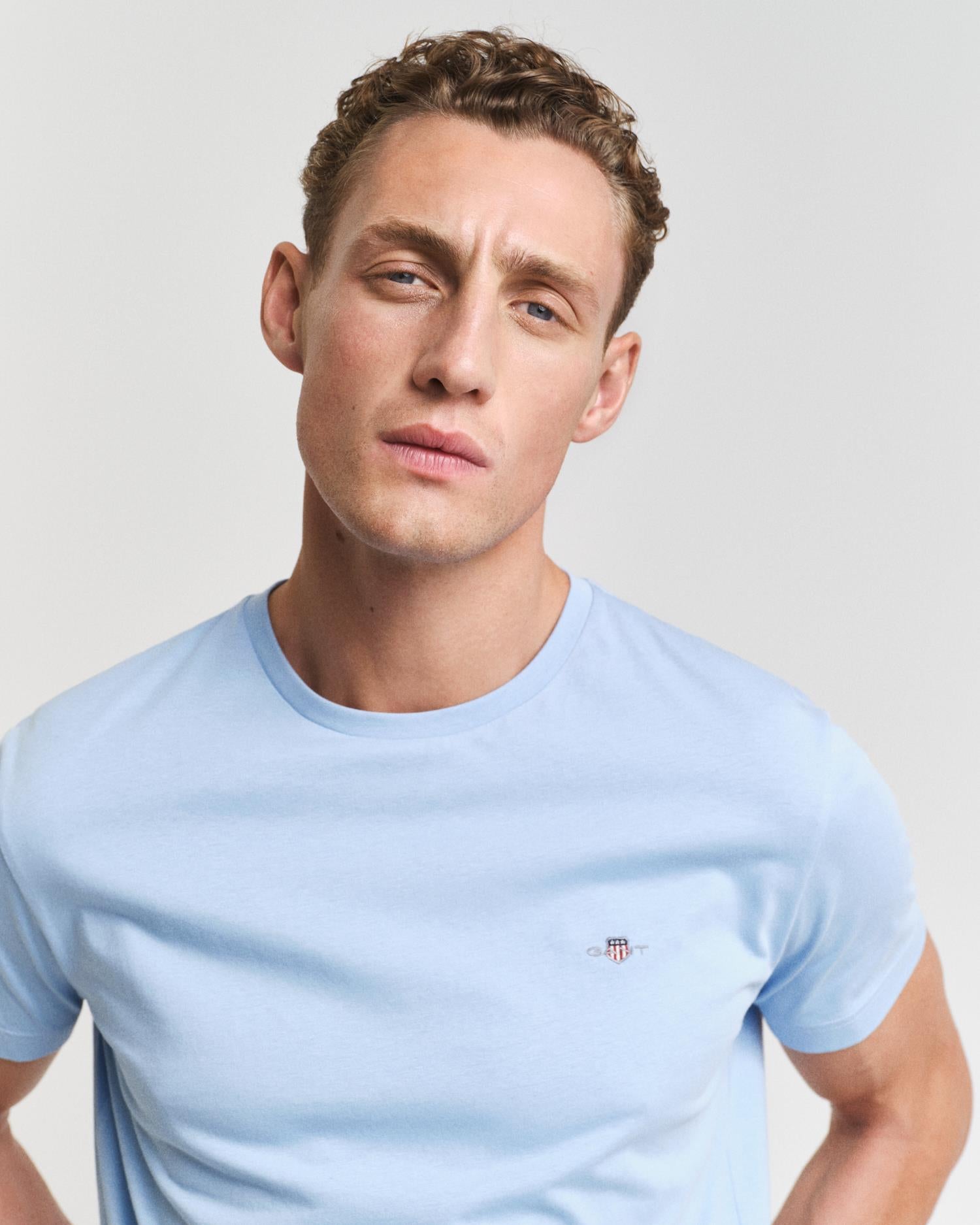 REG SHIELD SS T-SHIRT