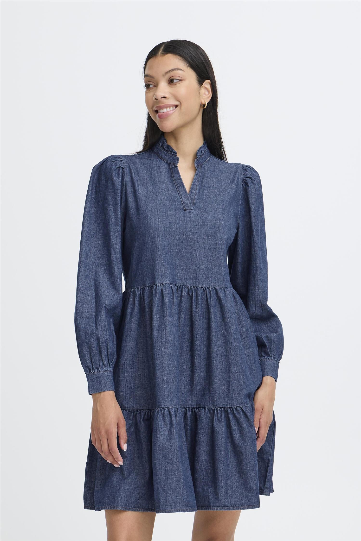 Byxkanti Vneck Dress