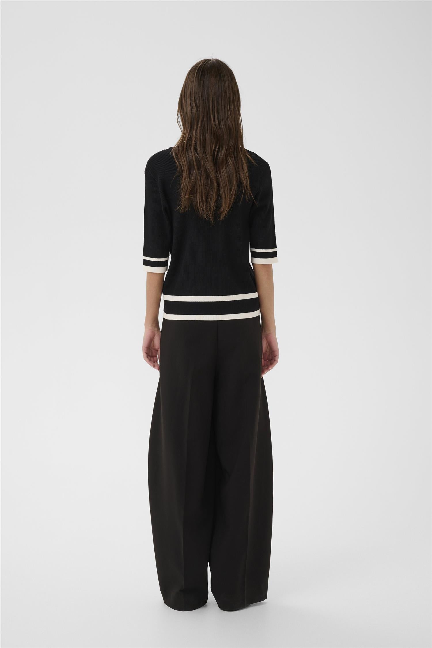 Leenahiw V-Neck Blouse