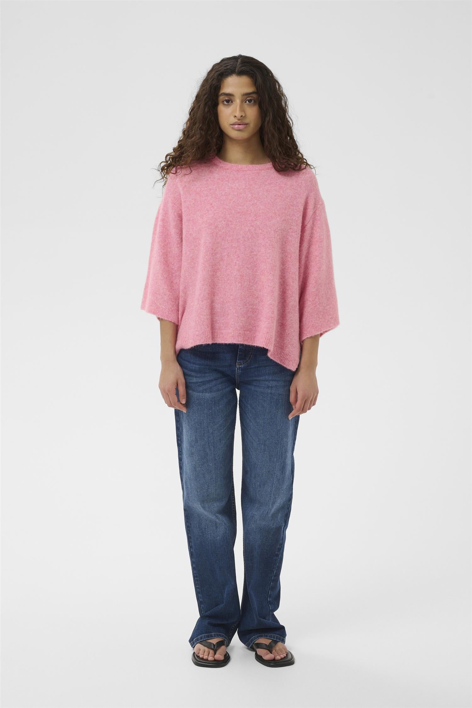 Guniiw Tee