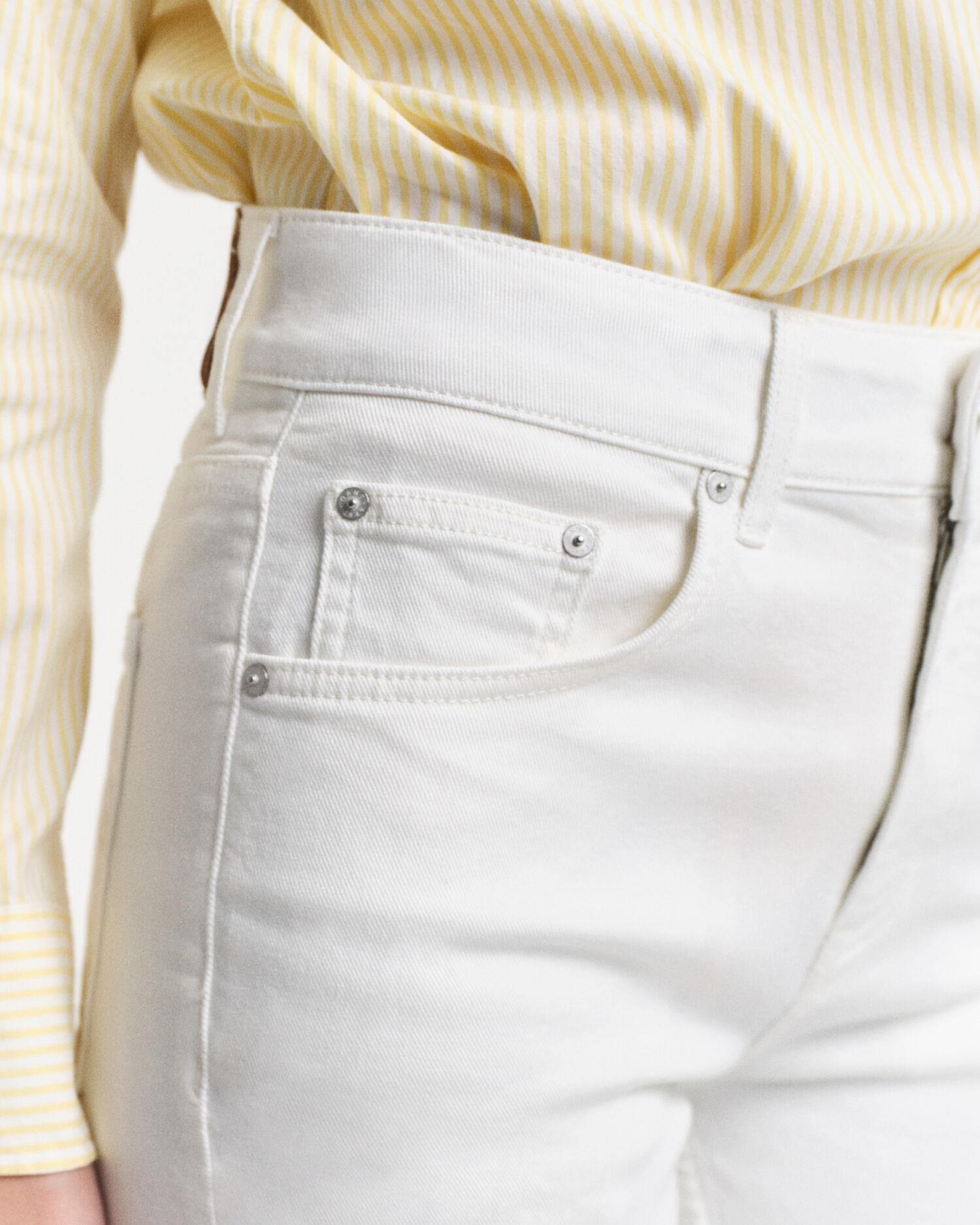 SLIM FLARE WHITE JEANS