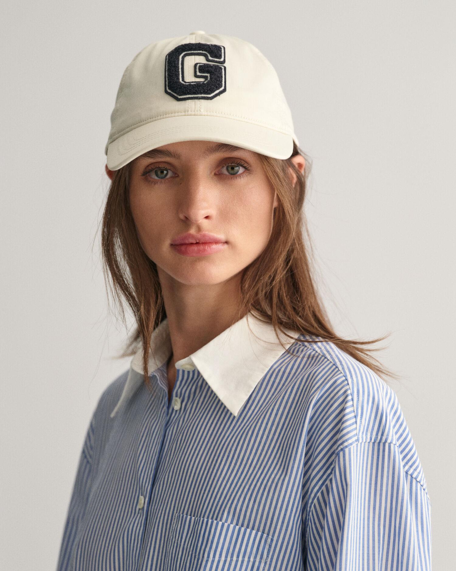 G BADGE SATIN CAP