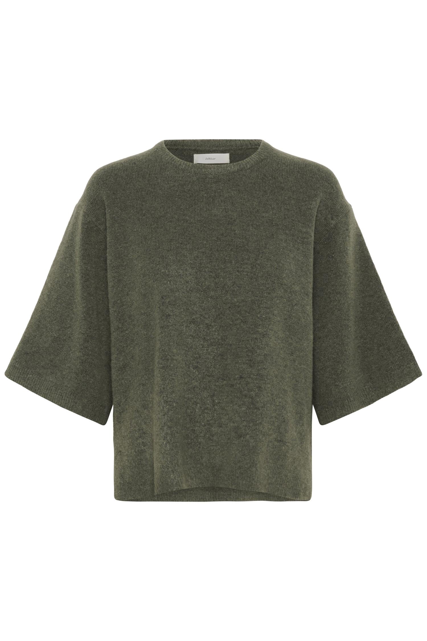 Guniiw Tee