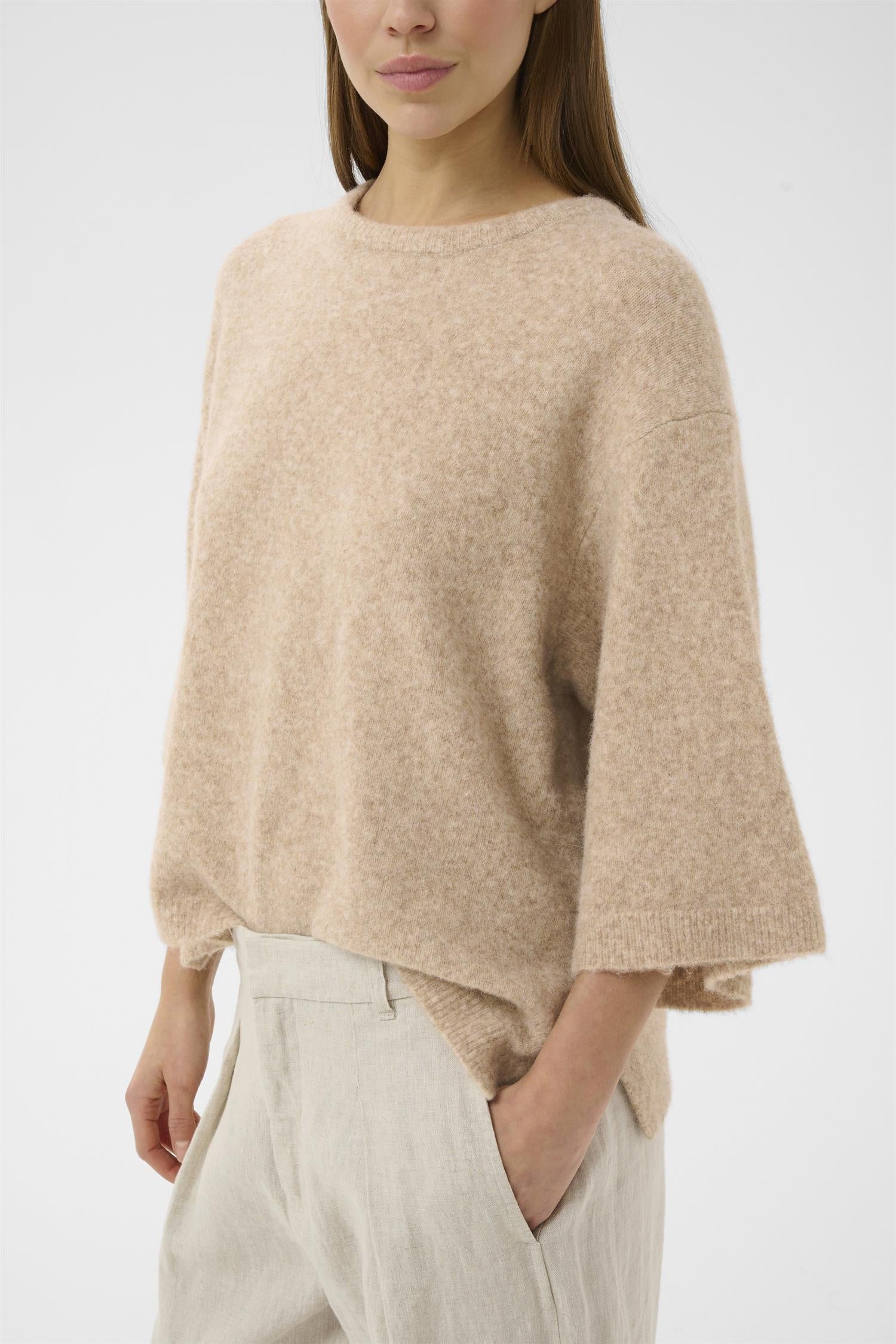 Guniiw Tee