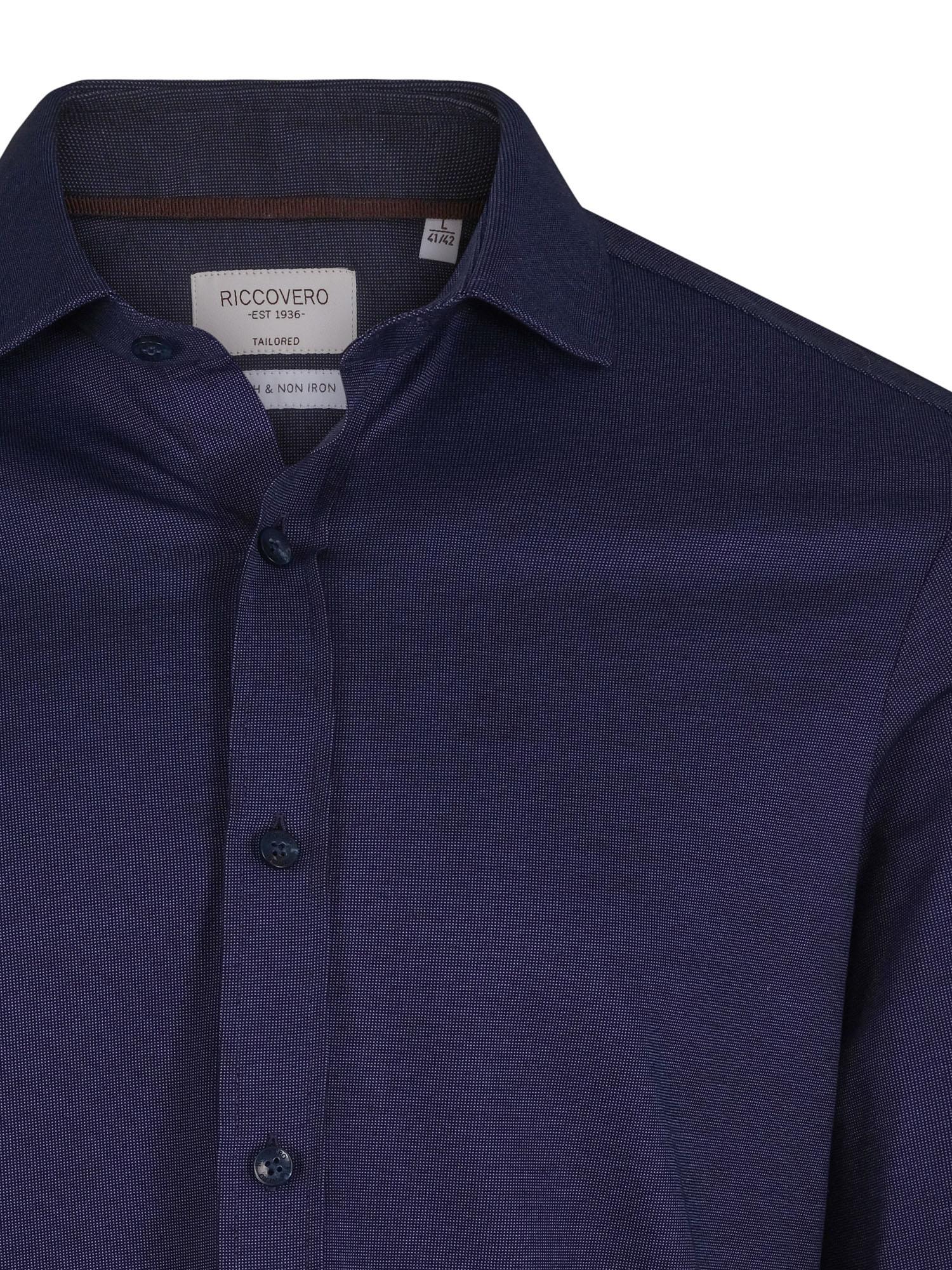 Leo Tailor Fit