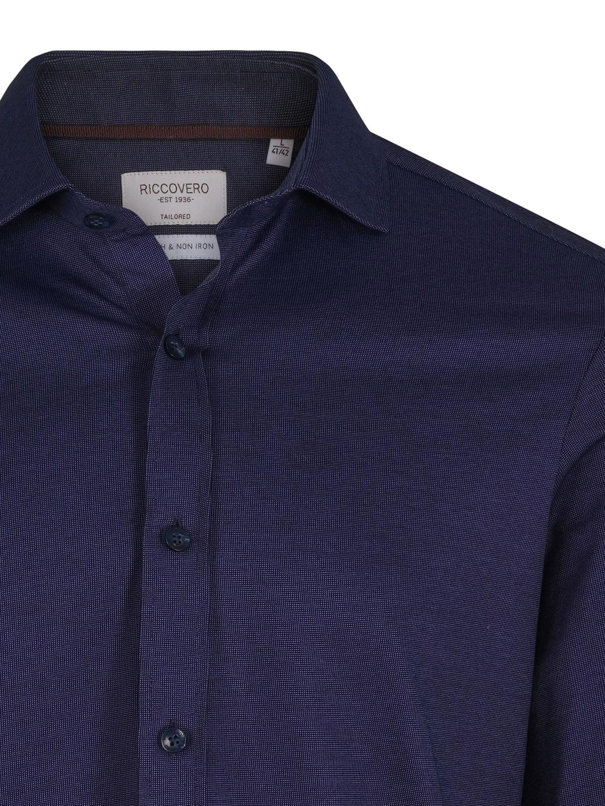 Leo Tailor Fit