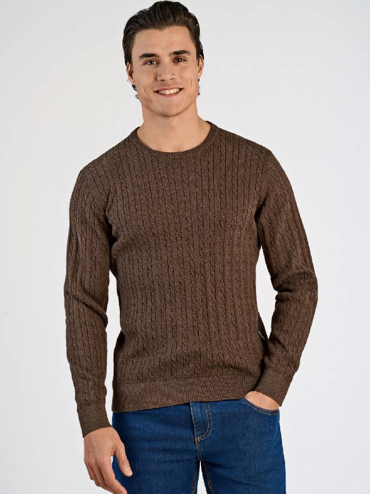 O-neck cable knit