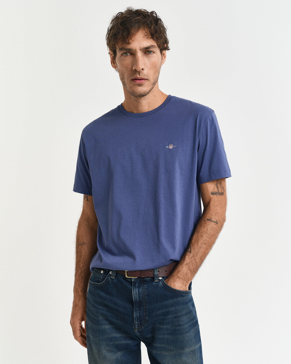 REG SHIELD SS T-SHIRT