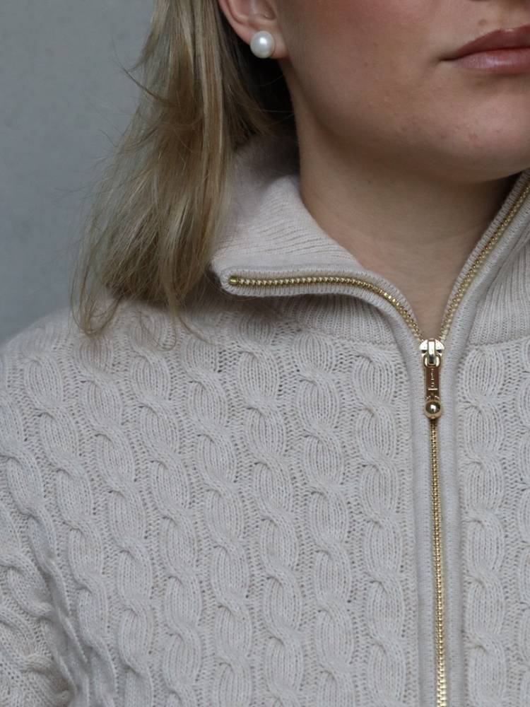 CABLE KNIT ZIP CARDIGAN