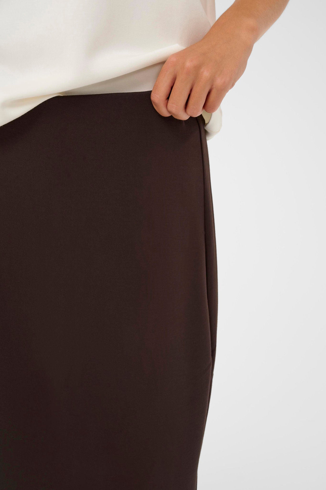 Aidaiw Skirt