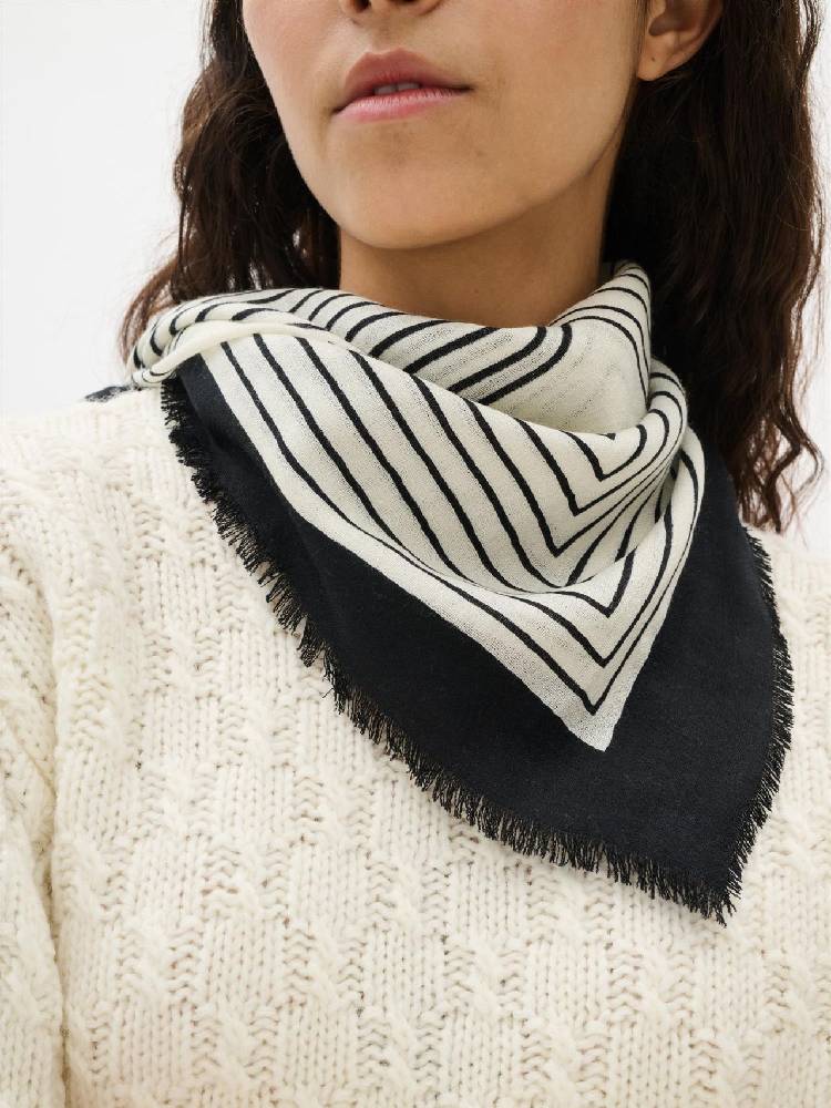 Amiiw Scarf