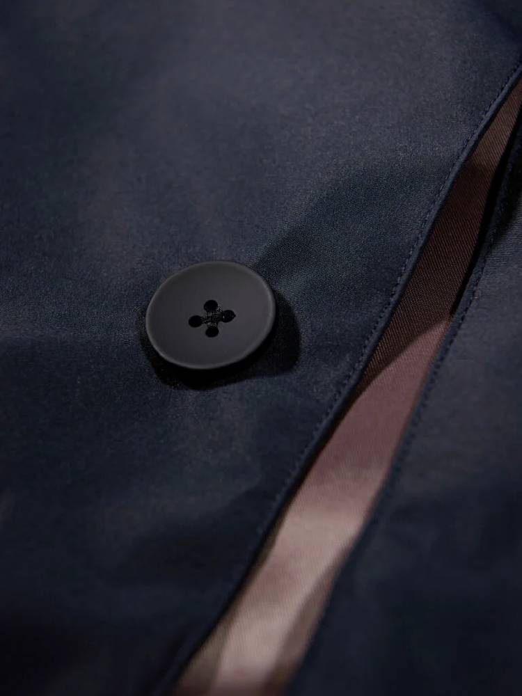 Water repellent mac coat