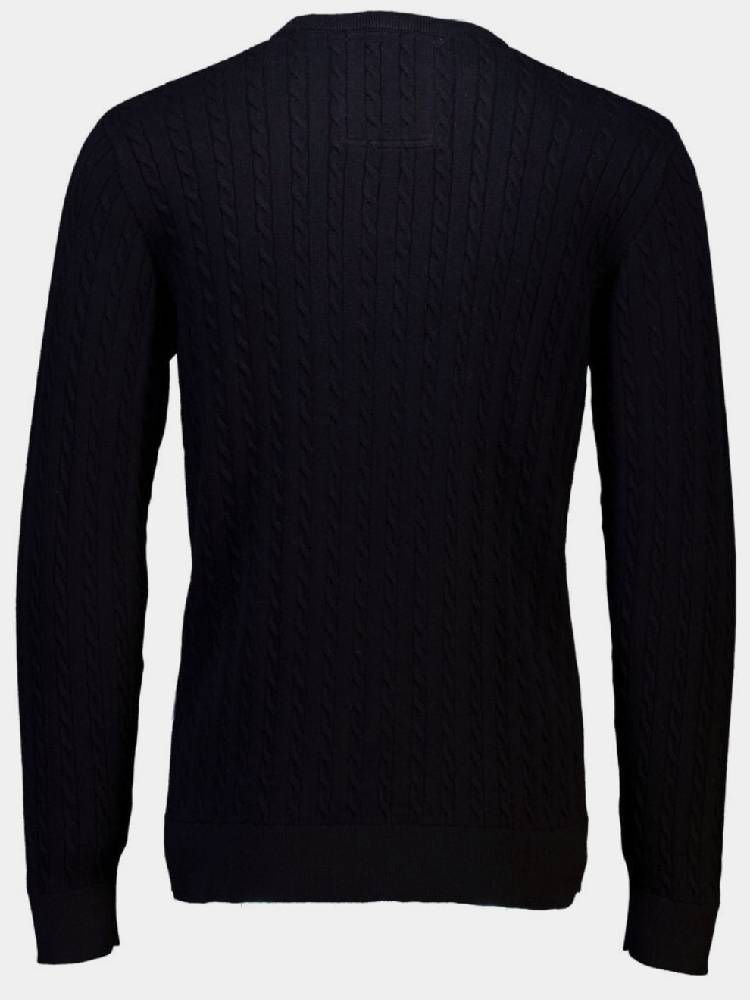 O-neck cable knit