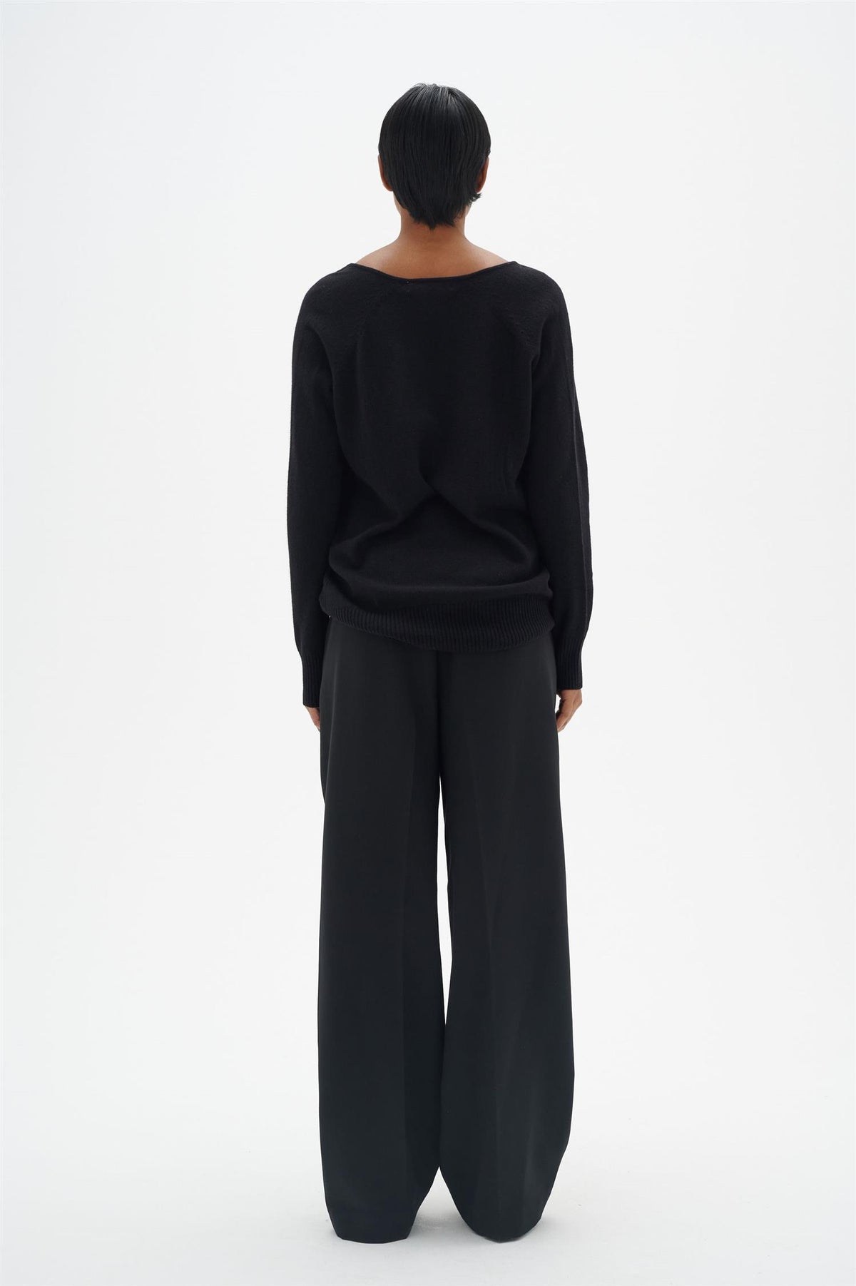 Lukka V-Neck Pullover Premium