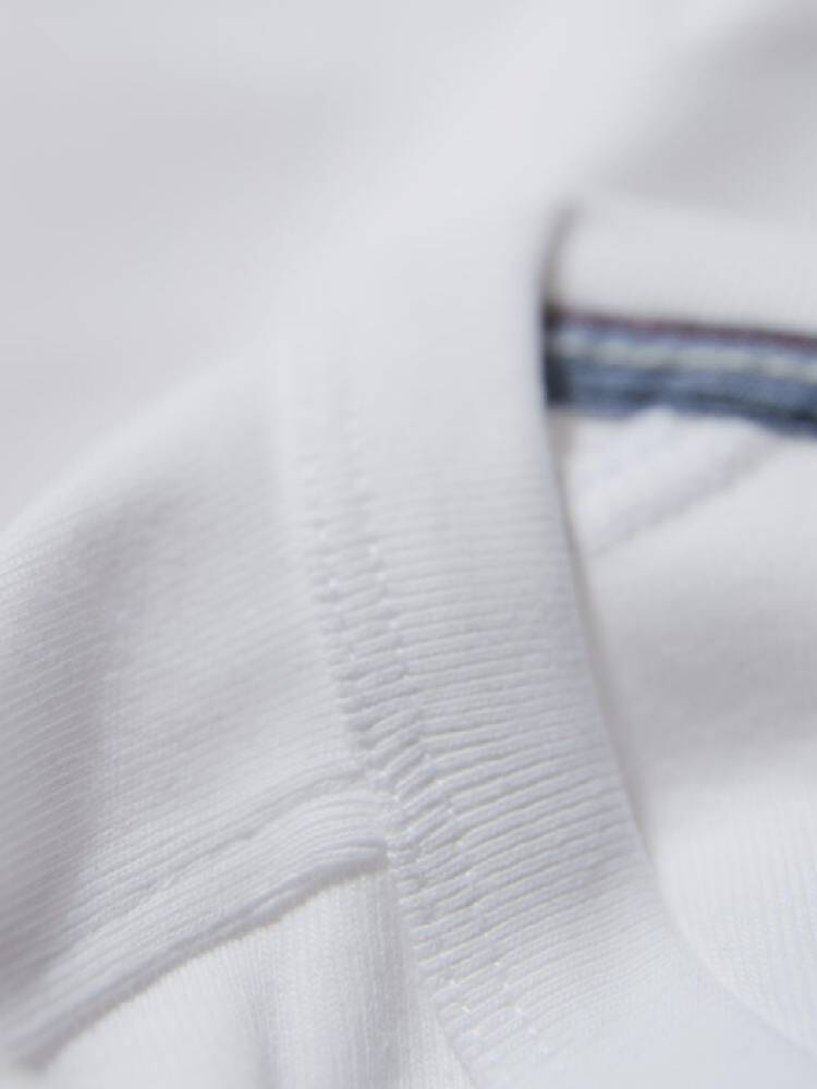 BASIC T-SHIRT