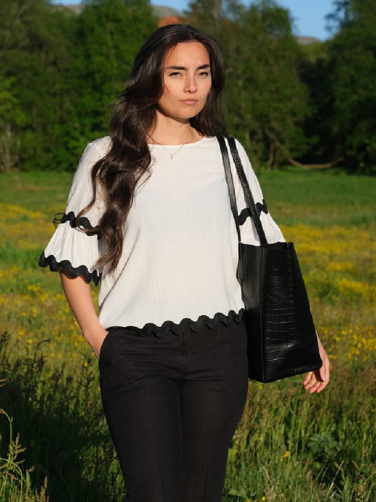 7509 Faeloria blouse