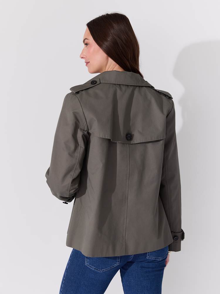 Mila Kort Trench