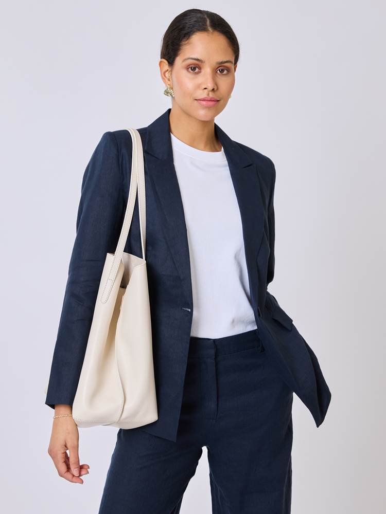 Bonnie shopper